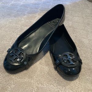 Black Women's Flats